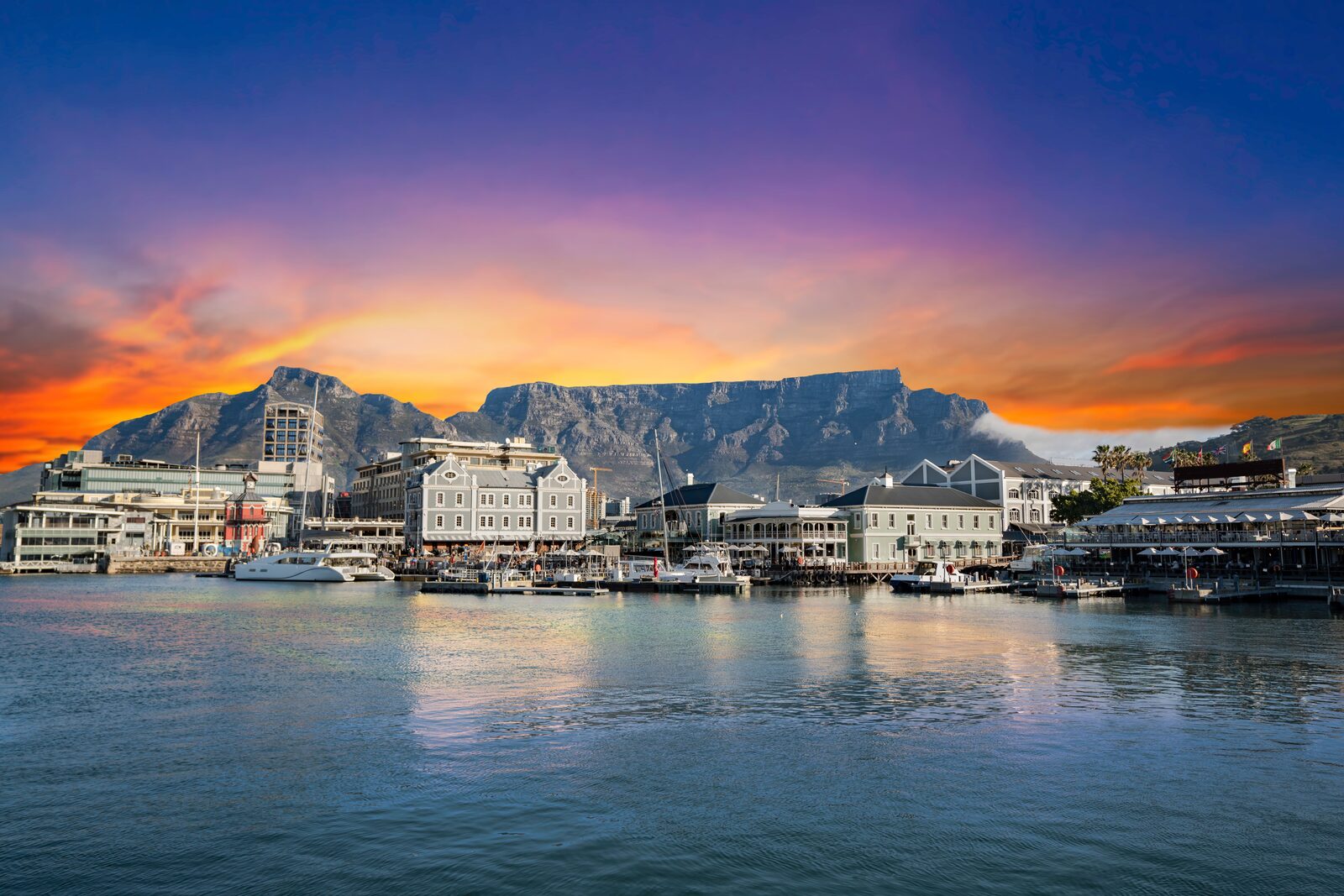 V&A Waterfront Cape Town with Table Mountain — complimentary hotel pickup